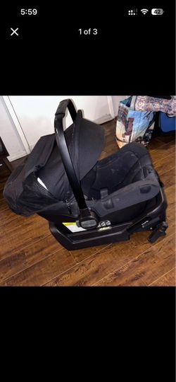 Nuna Infant Car Seat with Base