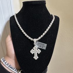 Sterling silver rope chain and moissanite pendant