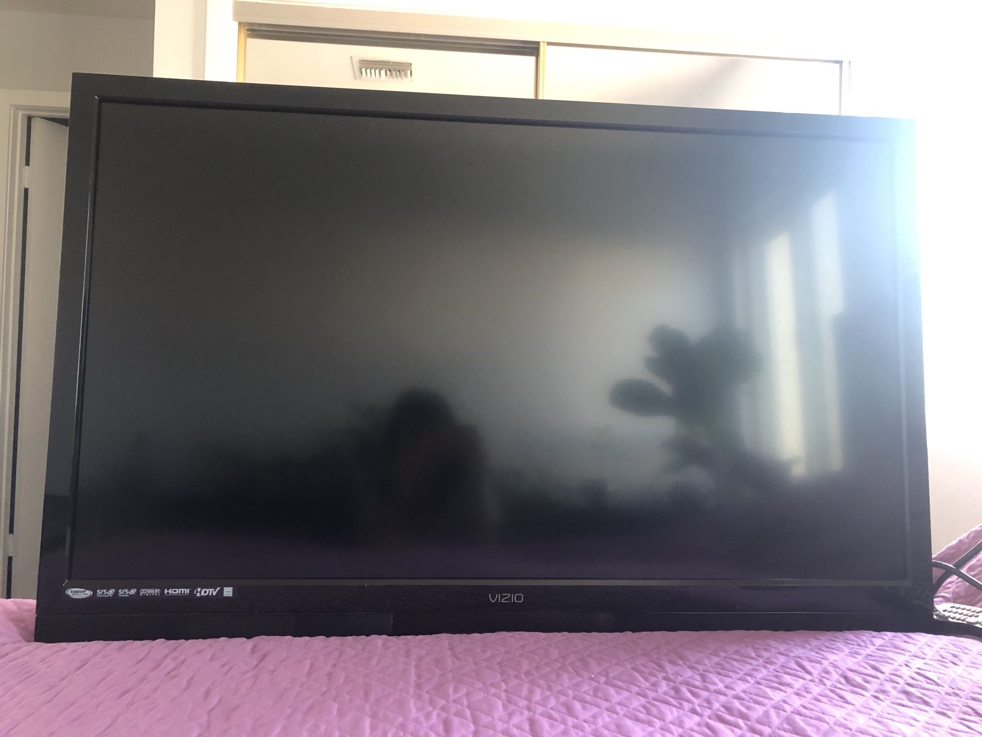 VIZIO E470VL 47" Class (46.96" viewable) LCD TV - Full HD Specs