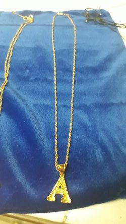 GOLD PLATED CHAIN WITH LETTER