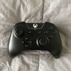 Razer Wolverine Tournament Edition Officially Licensed Xbox One Controller