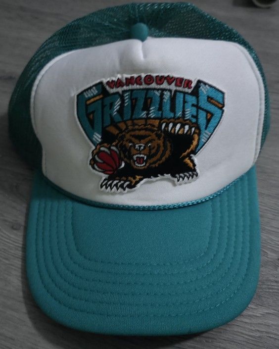 Vancouver Grizzlies Trucker Hat