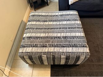 Black Sectional Sofa with Chaise