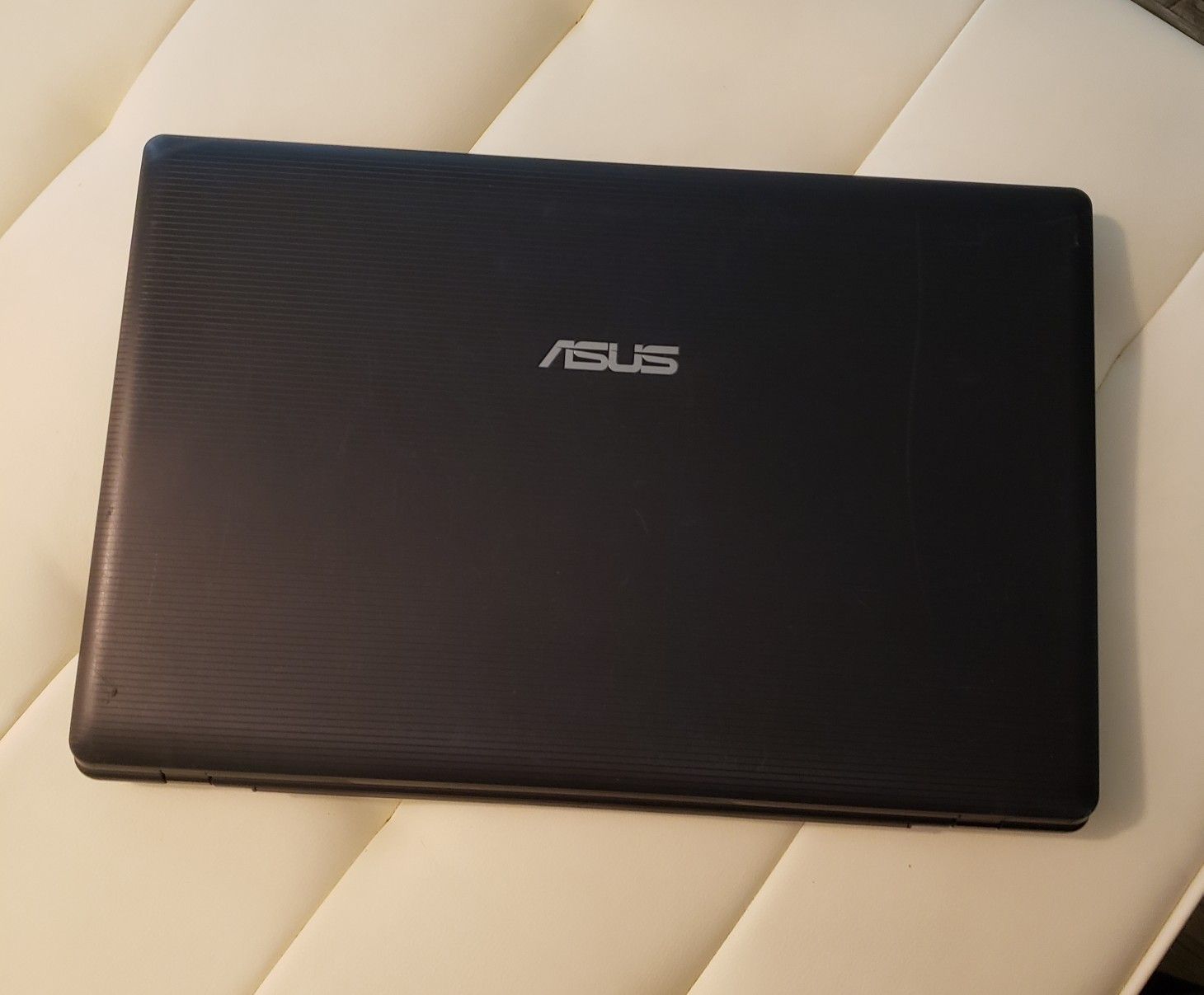 Laptop Asus Core I5 2.6GHz 500GB HDD 4GB Ram