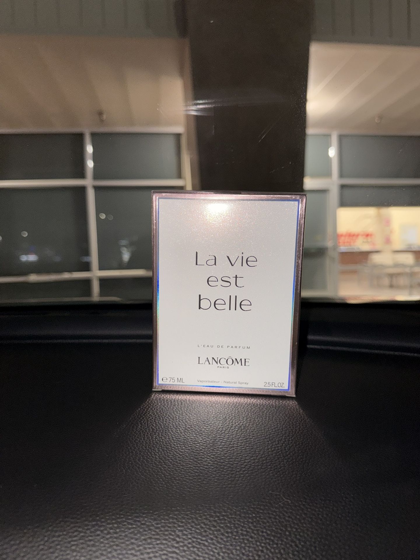 La Vie est Belle Perfume