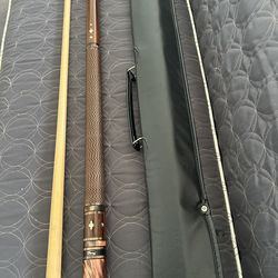 Viking pool cue