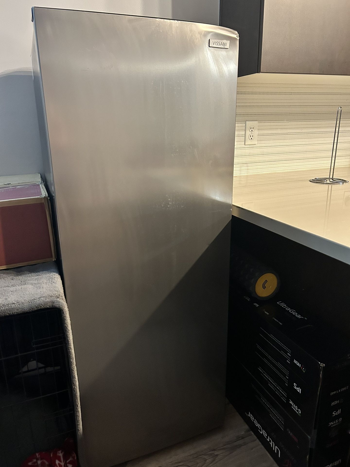 Standing Fridge/Freezer