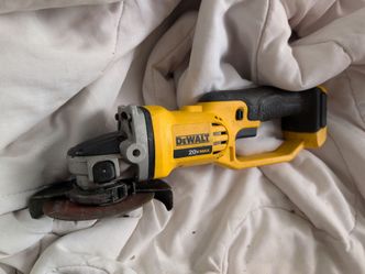 DEWALT DCG412 20V MAX cordless angle grinder