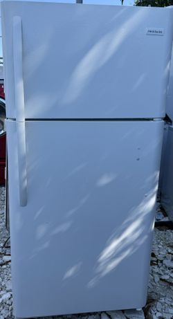 Frigidaire refrigerator in very good condition, working perfectly.