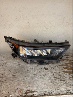 2019 - 2022 toyita rav4 right. Headlight