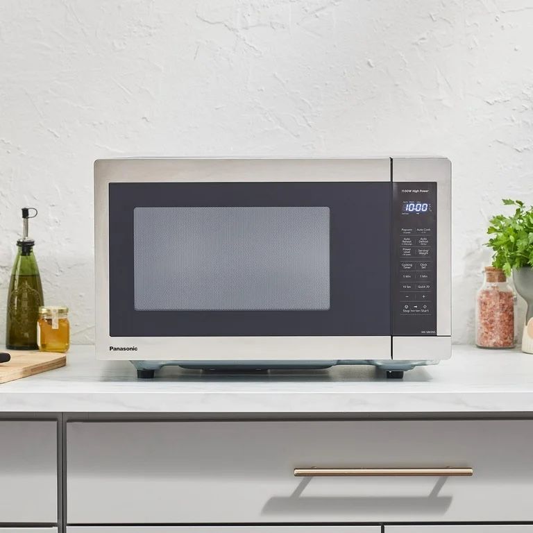 Panasonic 1.3 cu ft Countertop Microwave Oven – Glass Door