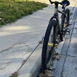 Throne the goon black mamba, Kobe edition