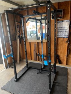 Power Rack with Pulley System