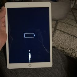 iPad Air 4th Generation 2020 (BARELY USED!)