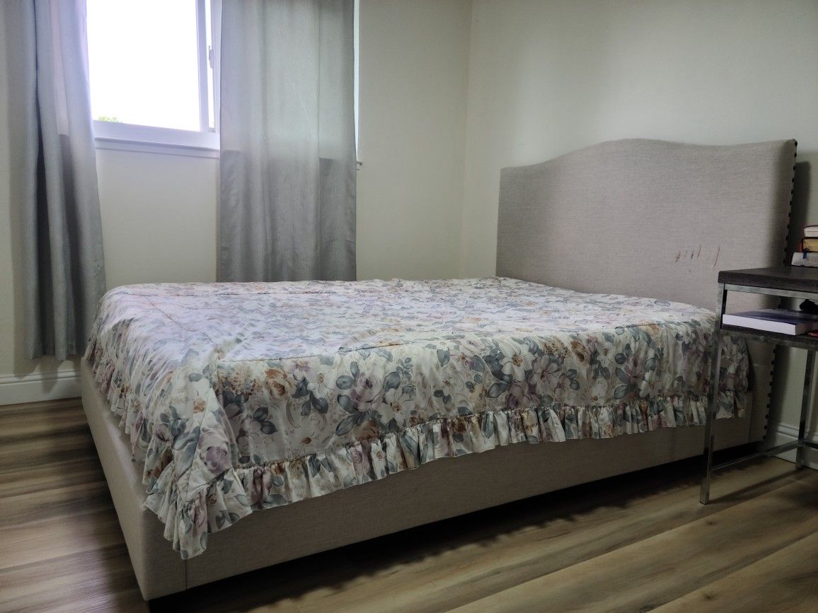 Queen Bed Set, Head Board, Side Board, Foot Board, Slates, Very Clean Memory Foam Mattress Like New 