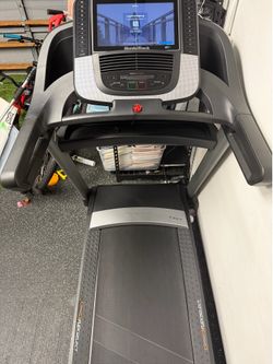 NordicTrack T 9.5 S Treadmill w/ Touchscreen & Incline - Excellent Condition