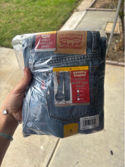 Levi’s $4