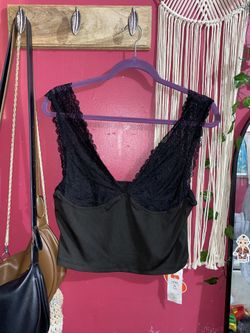 Women’s Lace Low Cut Black Crop Top XL