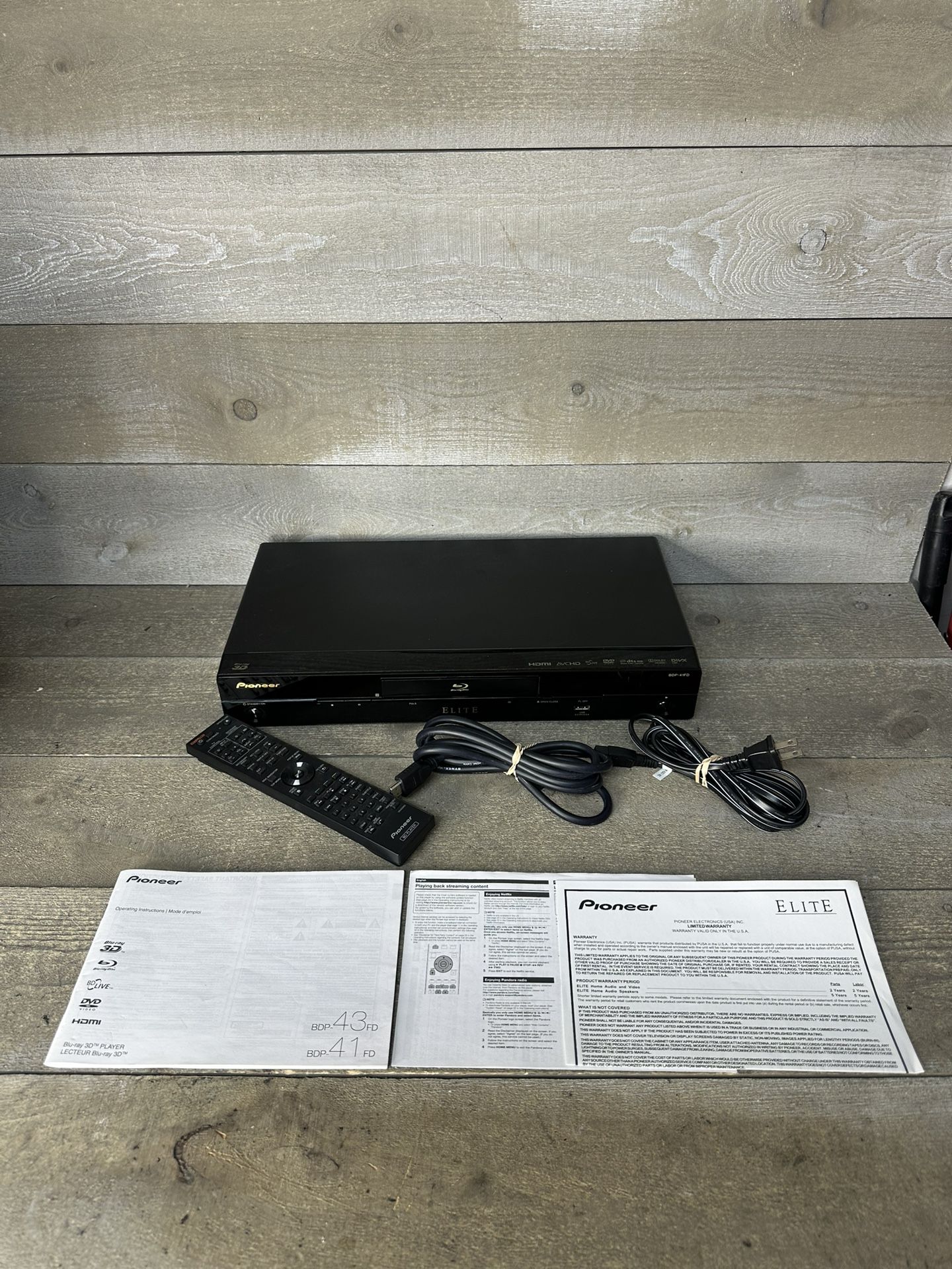Pioneer BDP-41FD 3D Blu-Ray DVD CD Player Optical HDMI USB With Remote Cables