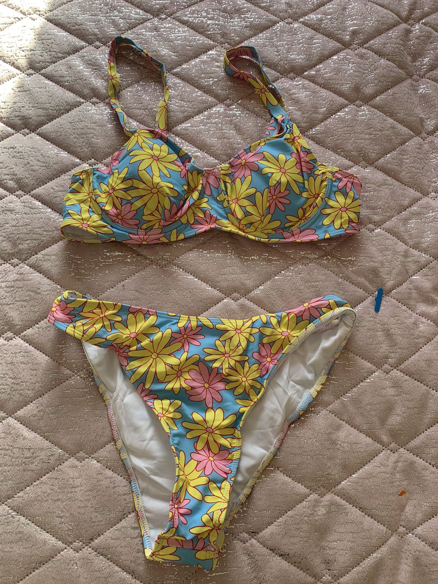 Womens Yellow Floral Bikini Swimsuit Set Size Large
