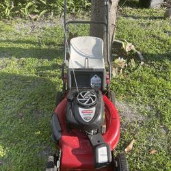 Craftsman Lawn Mower 21” Cut With A 7 HP Engine 
