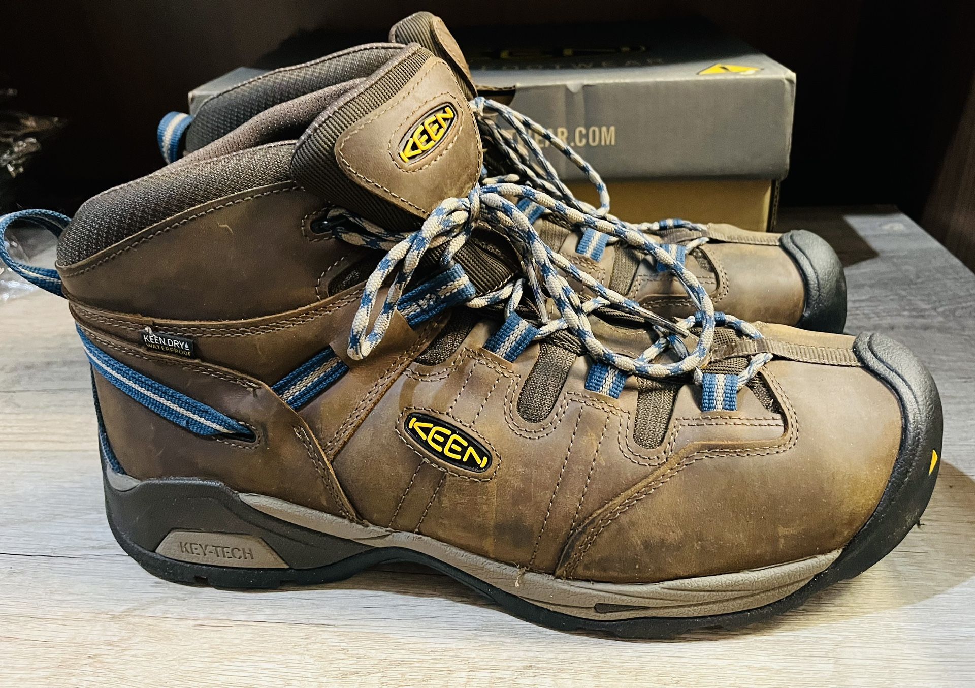 Keen Men’s Detroit XT Waterproof Mid Boot Size 16