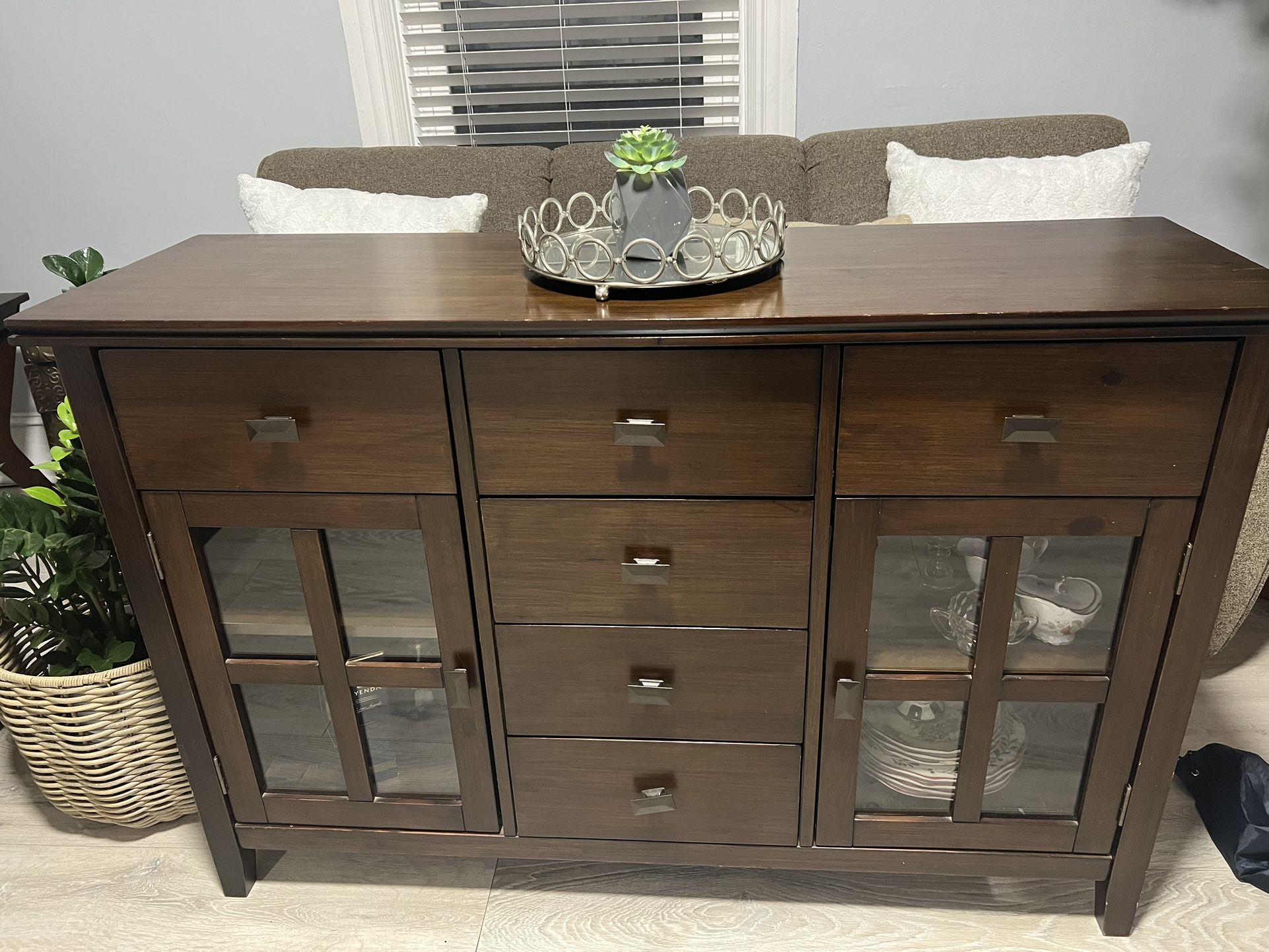 Sideboard Buffet.