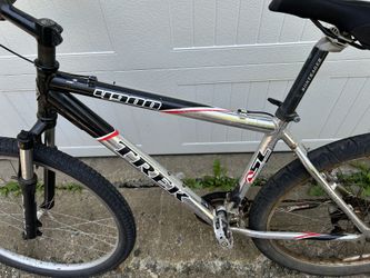 Trek 4900