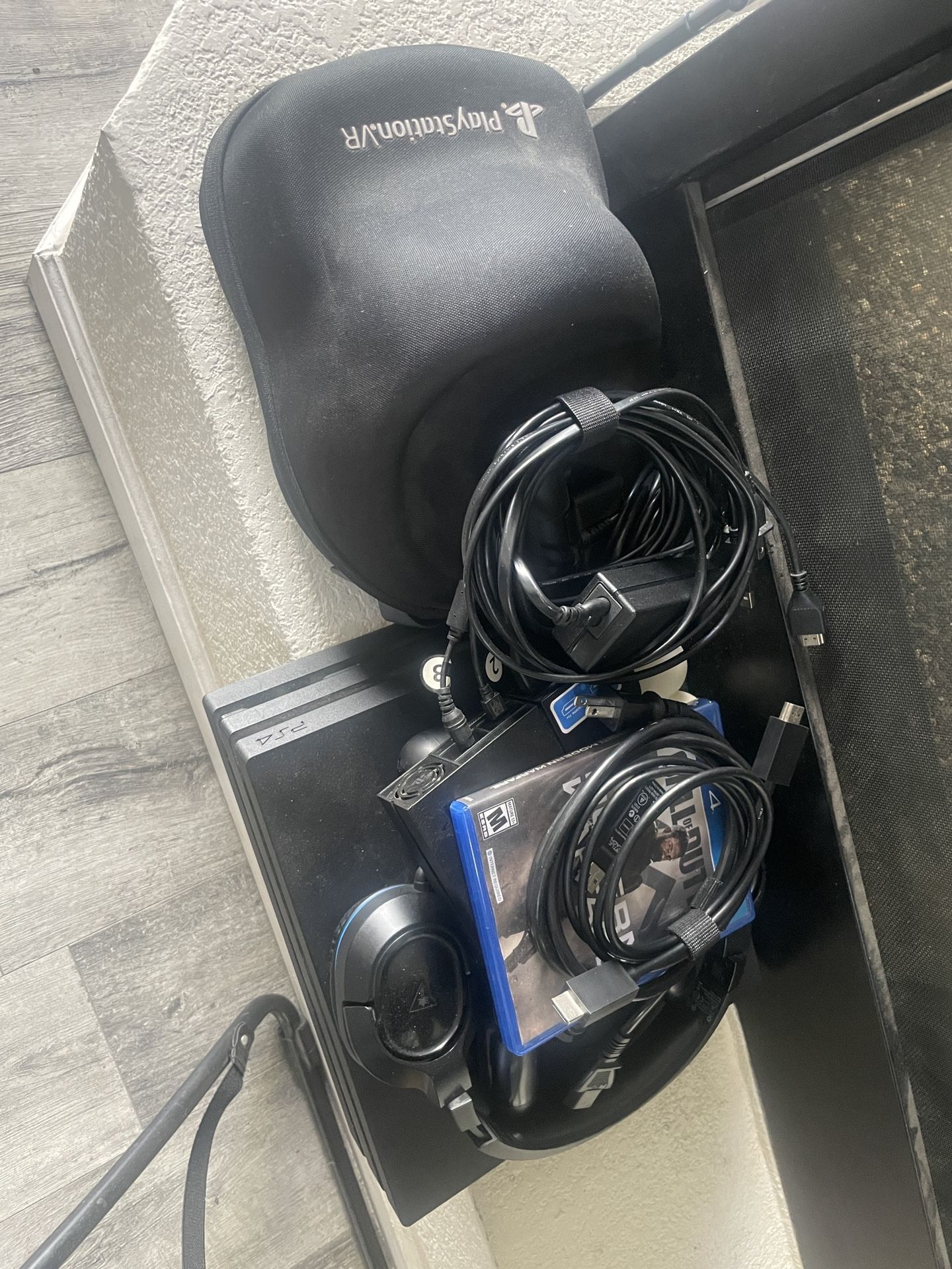 PS4 Pro w/ VR