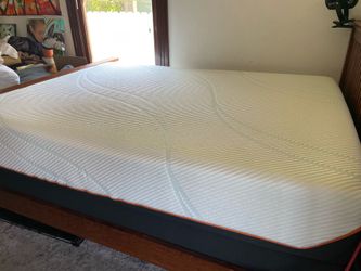 Tempurpedic Adapt Pro queen Matress -perfect condition