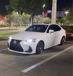 2019 Lexus IS