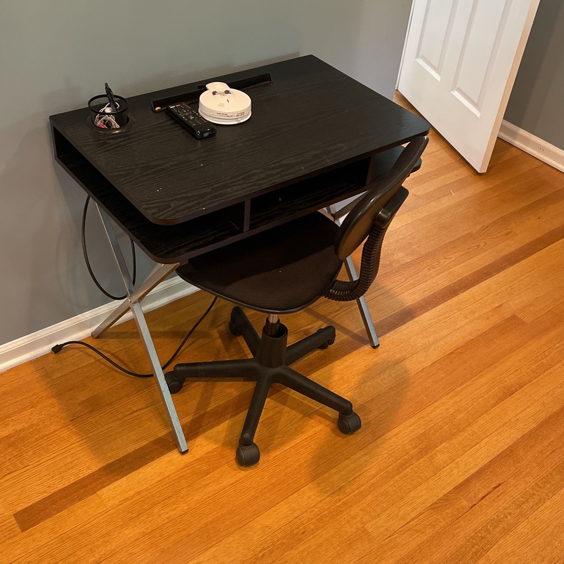 Small Computer Desk With Chair