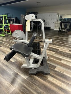 Precor Icarian leg extension 
