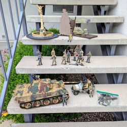 21st Century Army 🪖 Men With Vehicles And Playset.