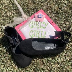 Girls Flat Shoes