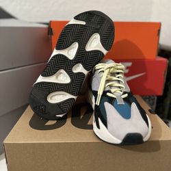 Adidas Yeezy Boost 700 Wave Runner Size 8