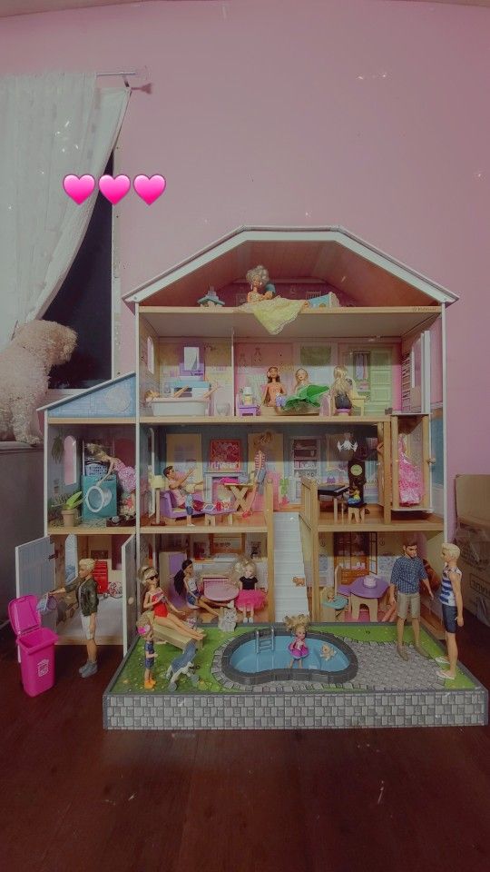 BARBIE HOUSE