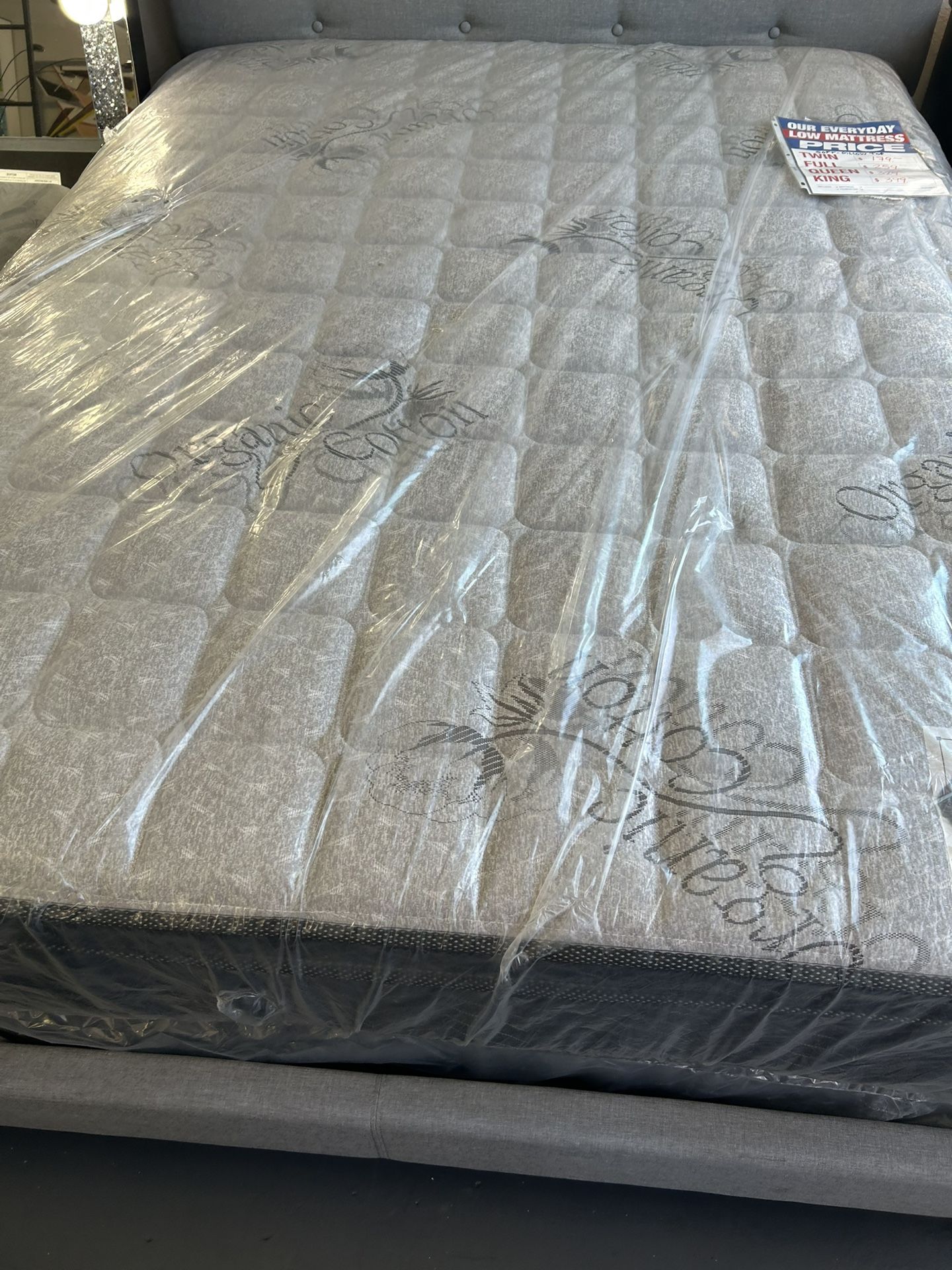Queen Size Pillow Top Mattress 10 Year Guarantee Available In Different Sizes 