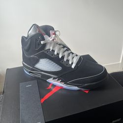 Air Jordan 5 Retro OG ‘Black Metallic Reimagined’