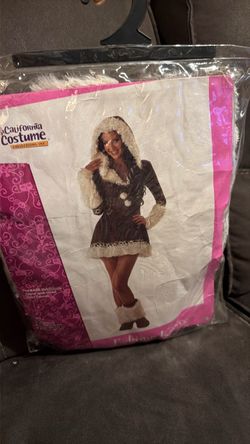 Halloween costume Eskimo kisses