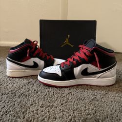 Jordan 1 Gym Red Mid