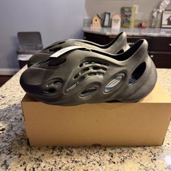 Size 11 Adidas Yeezy Foam RNNR Onyx SKU HP8739 Brand New