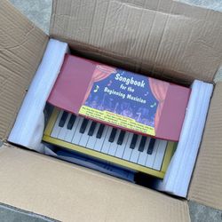 Melissa & Doug Learn To Play Piano