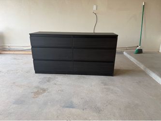 Dresser. Peinador