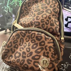 Lululemon Everywhere Sling Bag Small In Leopard Print 2L