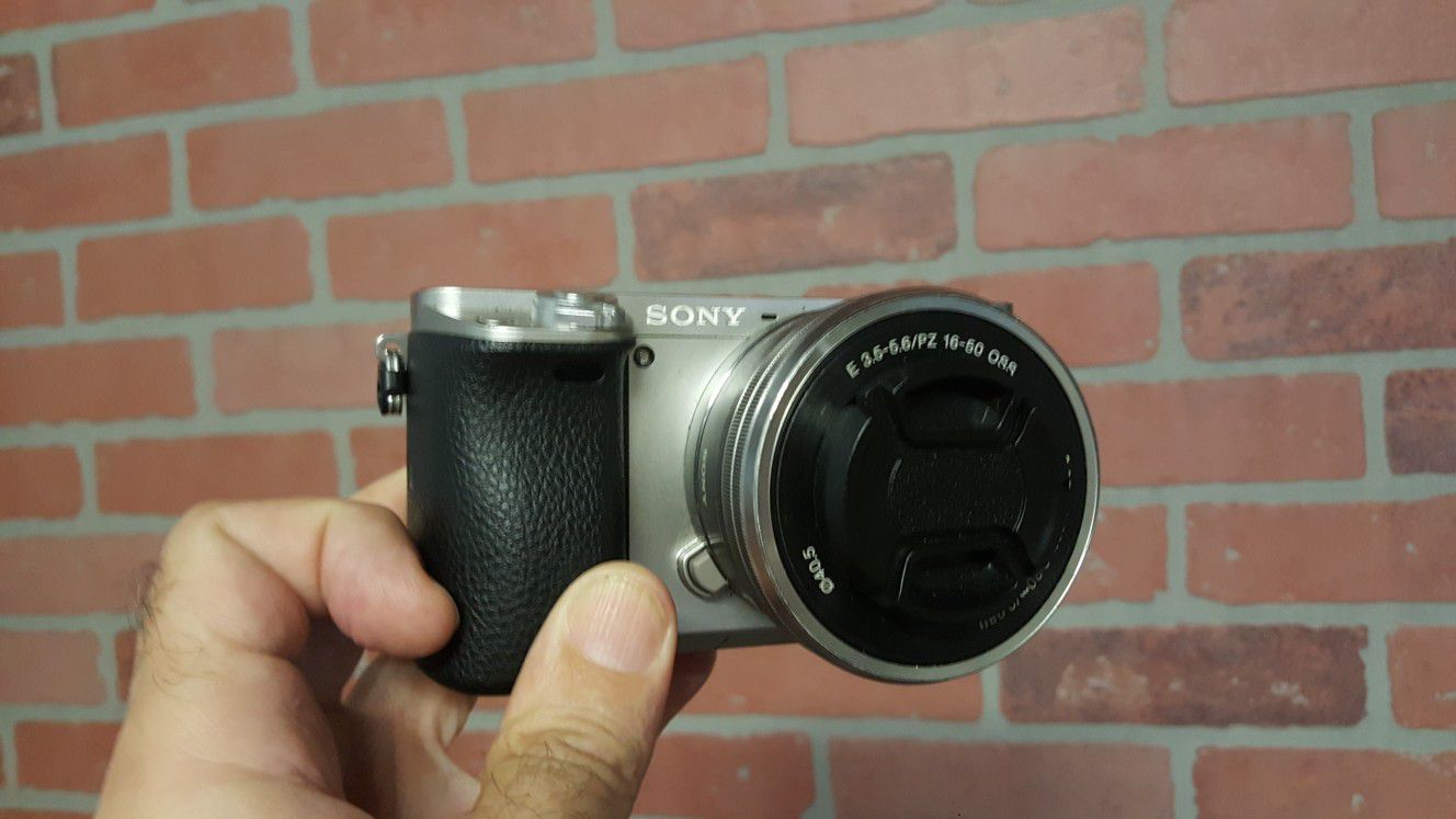 Sony A6000 Camera + kit lens