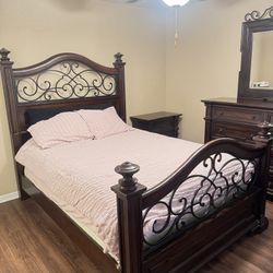 Solid Wood Bedroom Set With Mattress And Box Spring