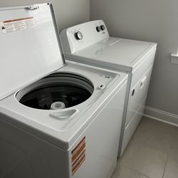 Barely  Used Washer And Dryer Set