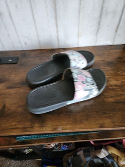 Nike Benassi JDI "Beachy Floral Print" Slides