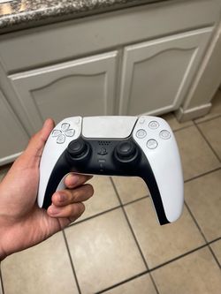 PS5 controller